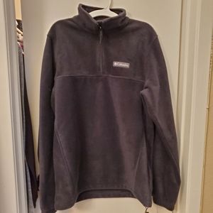 Columbia Black Long-Sleeved Pullover.